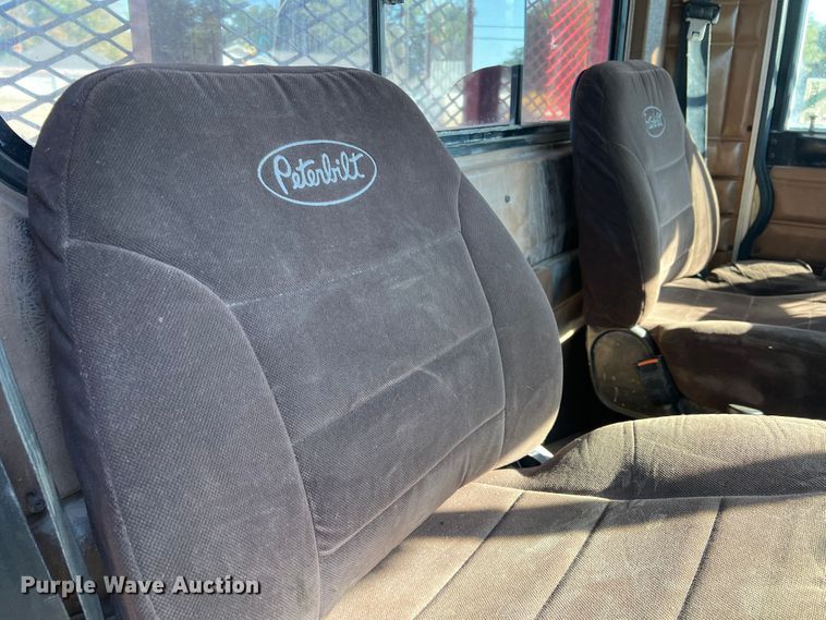 image for item DO8762 2002 Peterbilt 357  dump flatbed truck