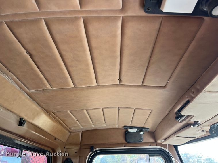 image for item DO8762 2002 Peterbilt 357  dump flatbed truck