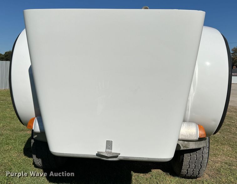 image for item DO8762 2002 Peterbilt 357  dump flatbed truck