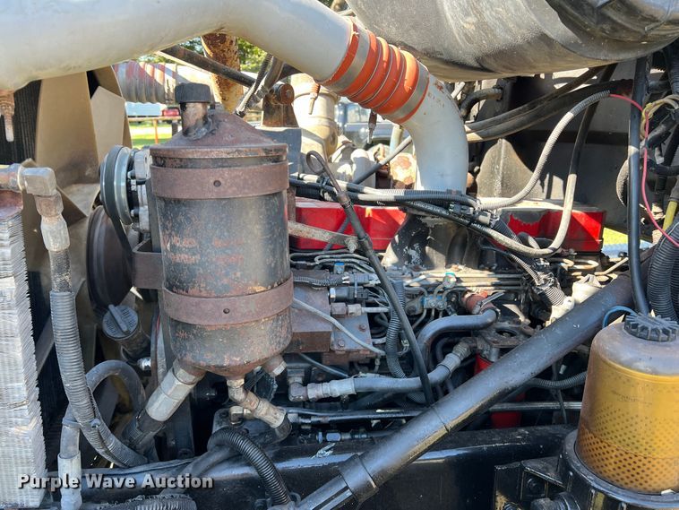 image for item DO8762 2002 Peterbilt 357  dump flatbed truck