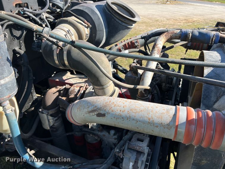 image for item DO8762 2002 Peterbilt 357  dump flatbed truck