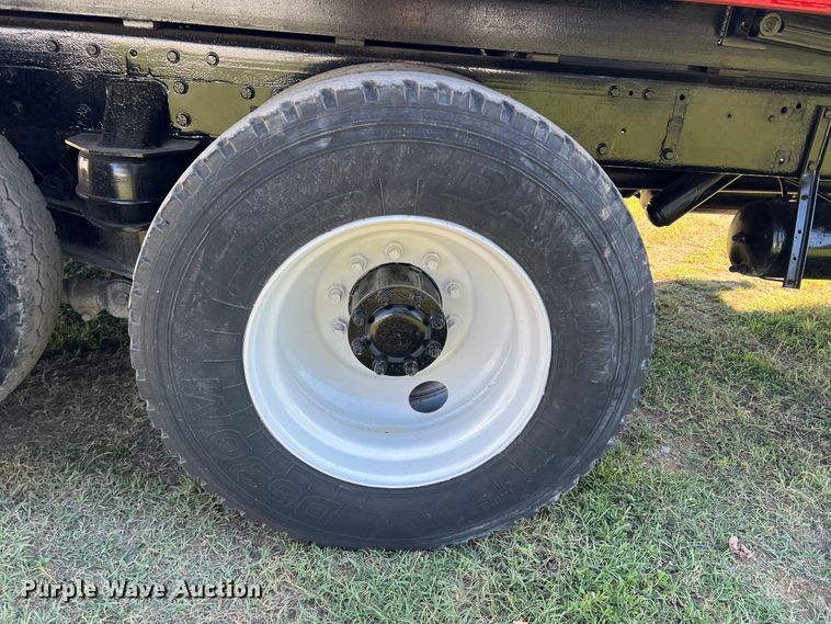 image for item DO8762 2002 Peterbilt 357  dump flatbed truck