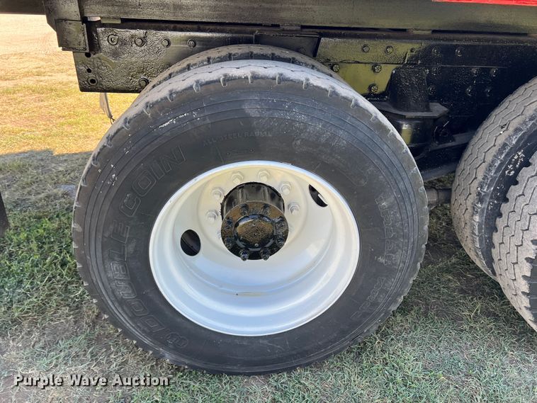 image for item DO8762 2002 Peterbilt 357  dump flatbed truck