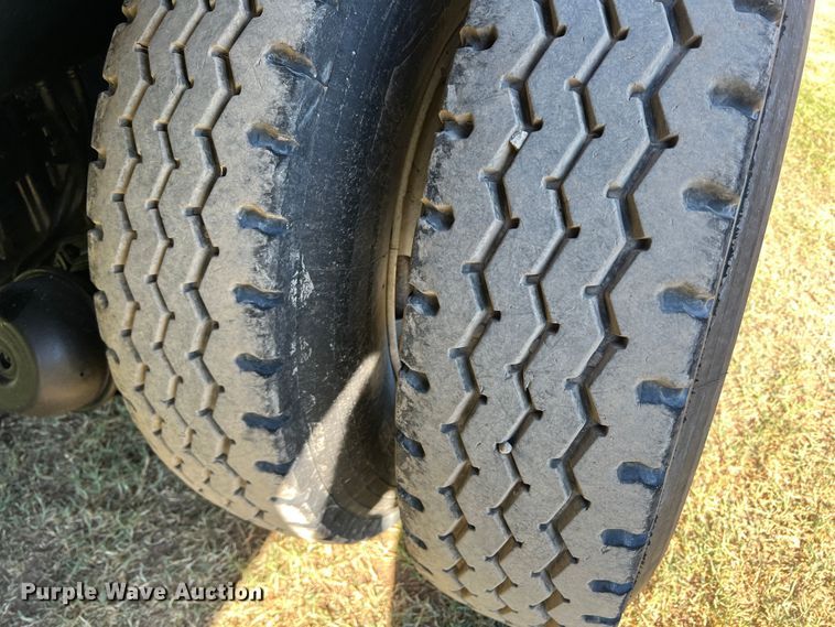 image for item DO8762 2002 Peterbilt 357  dump flatbed truck