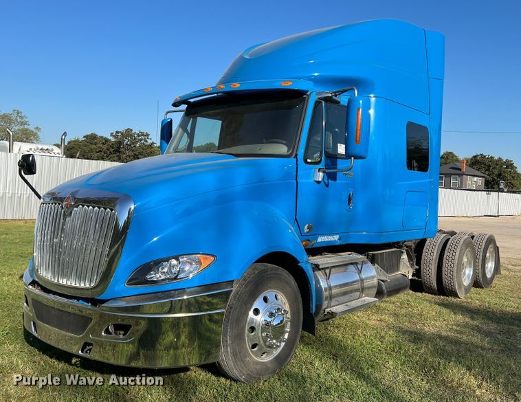 image for item DO8764 2010 International ProStar Premium  semi truck