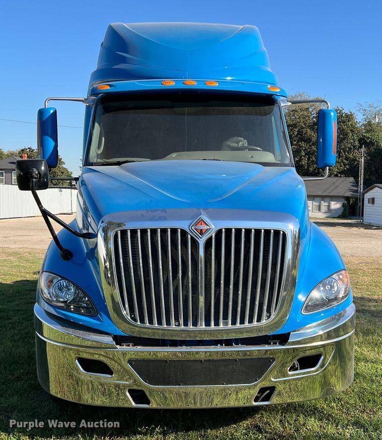 image for item DO8764 2010 International ProStar Premium  semi truck