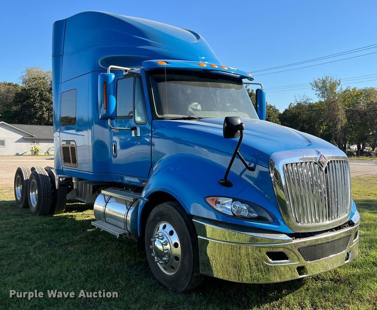 image for item DO8764 2010 International ProStar Premium  semi truck