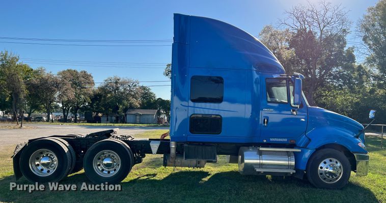 image for item DO8764 2010 International ProStar Premium  semi truck