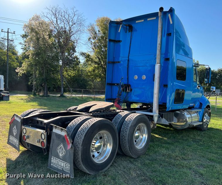 image for item DO8764 2010 International ProStar Premium  semi truck