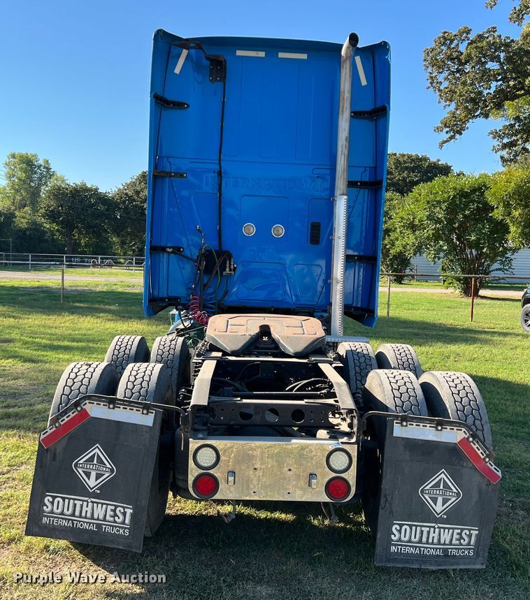 image for item DO8764 2010 International ProStar Premium  semi truck