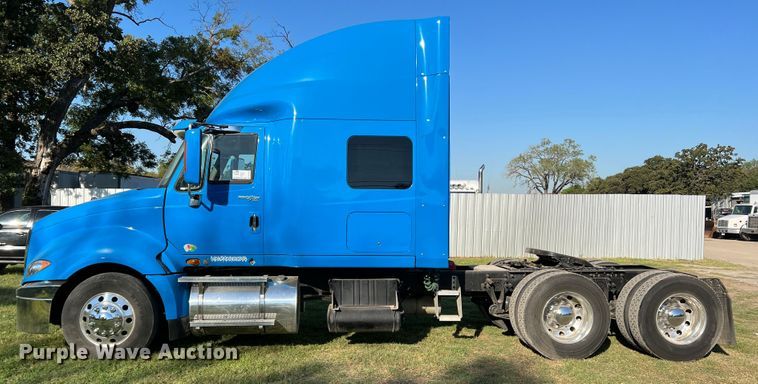 image for item DO8764 2010 International ProStar Premium  semi truck
