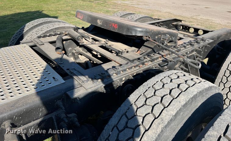 image for item DO8764 2010 International ProStar Premium  semi truck