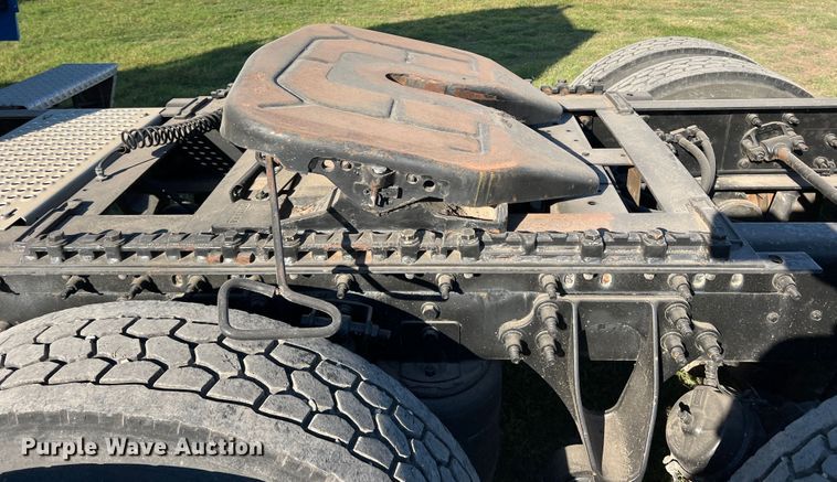 image for item DO8764 2010 International ProStar Premium  semi truck