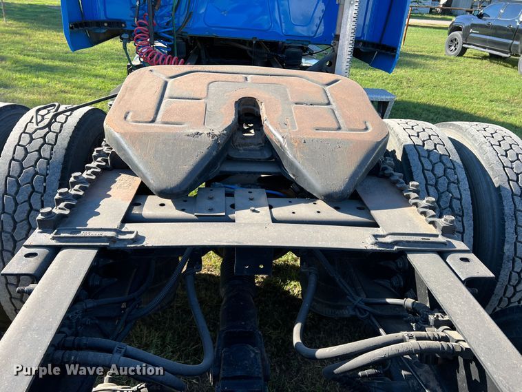 image for item DO8764 2010 International ProStar Premium  semi truck