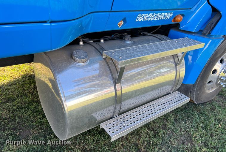 image for item DO8764 2010 International ProStar Premium  semi truck