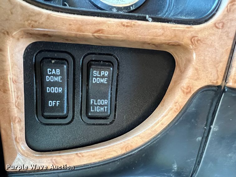 image for item DO8764 2010 International ProStar Premium  semi truck