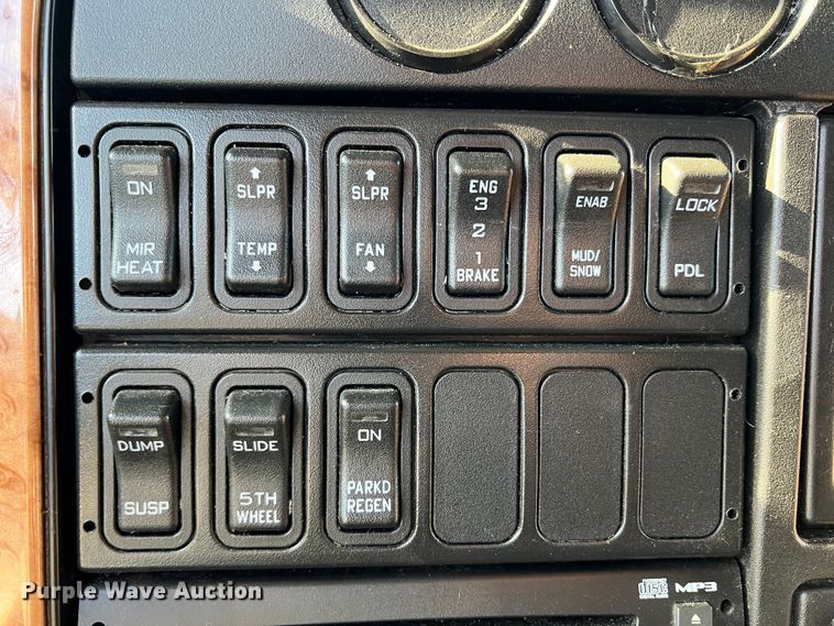 image for item DO8764 2010 International ProStar Premium  semi truck