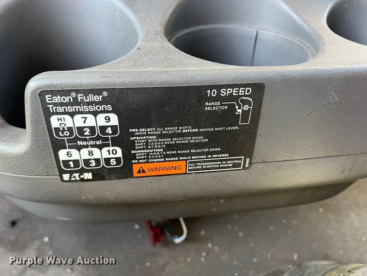 image for item DO8764 2010 International ProStar Premium  semi truck