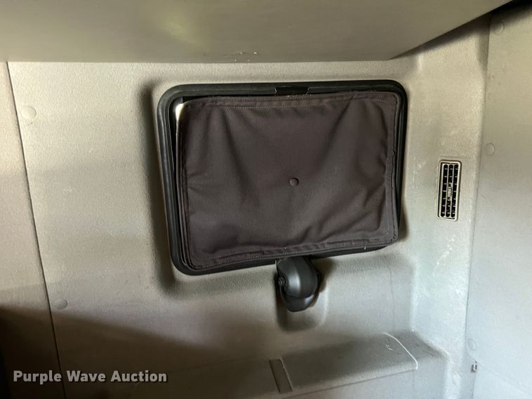 image for item DO8764 2010 International ProStar Premium  semi truck