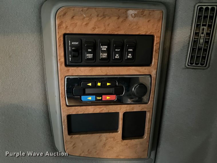 image for item DO8764 2010 International ProStar Premium  semi truck