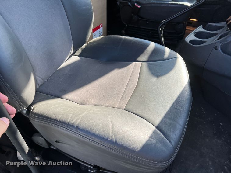 image for item DO8764 2010 International ProStar Premium  semi truck