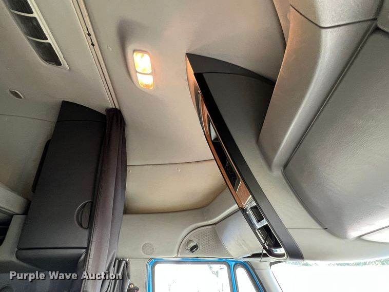 image for item DO8764 2010 International ProStar Premium  semi truck