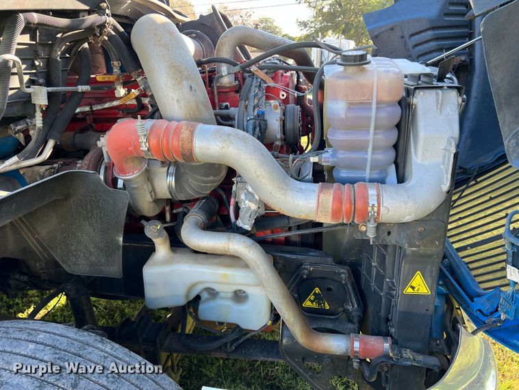 image for item DO8764 2010 International ProStar Premium  semi truck