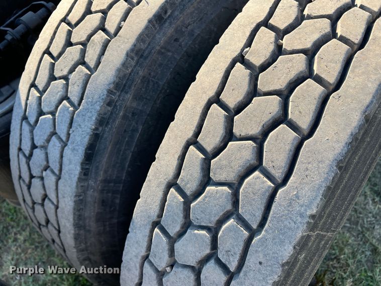 image for item DO8764 2010 International ProStar Premium  semi truck