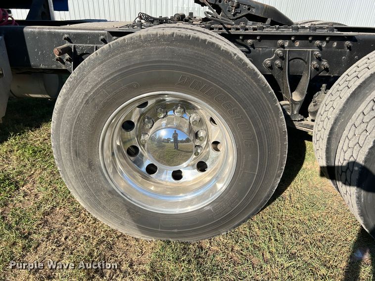 image for item DO8764 2010 International ProStar Premium  semi truck