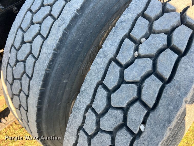 image for item DO8764 2010 International ProStar Premium  semi truck