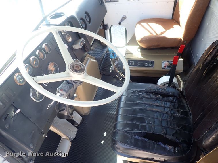 image for item DQ2942 1977 International Paystar 5000  roll-off container truck