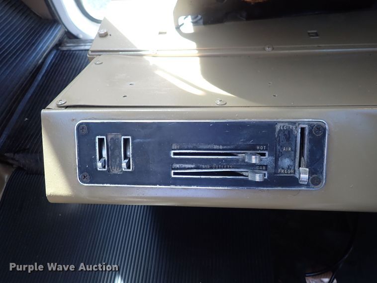 image for item DQ2942 1977 International Paystar 5000  roll-off container truck