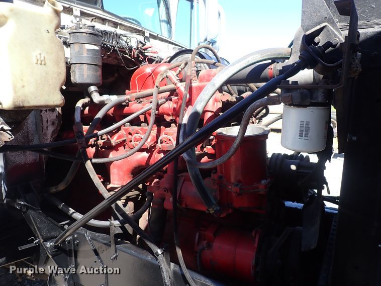 image for item DQ2942 1977 International Paystar 5000  roll-off container truck