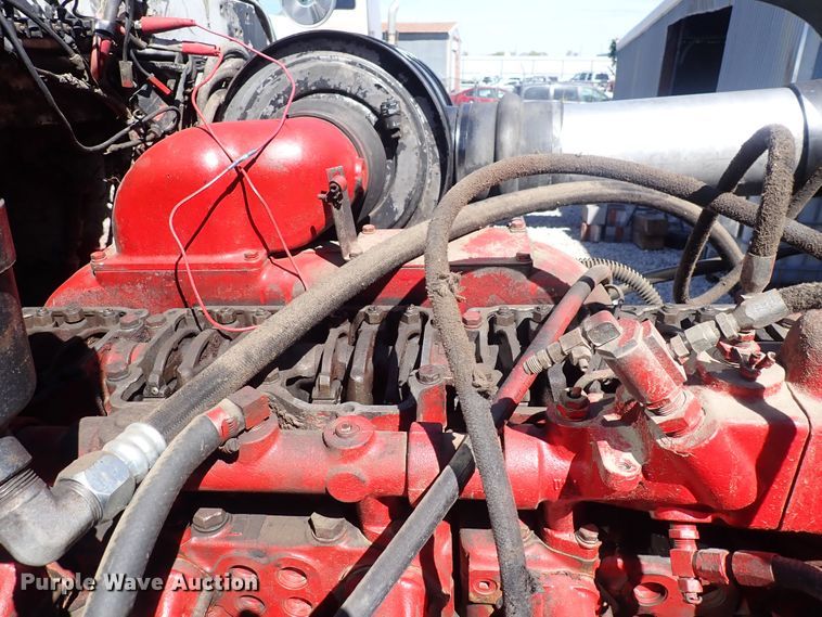 image for item DQ2942 1977 International Paystar 5000  roll-off container truck