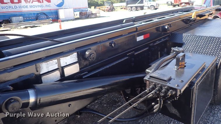 image for item DQ2942 1977 International Paystar 5000  roll-off container truck