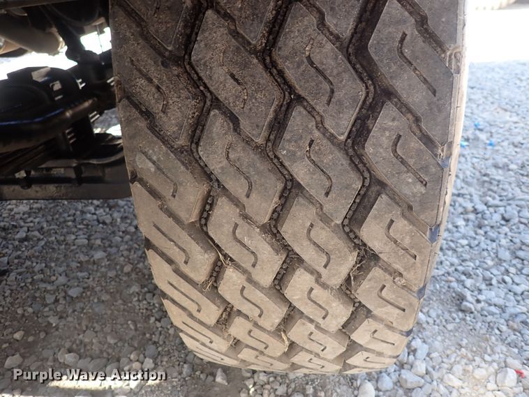 image for item DQ2942 1977 International Paystar 5000  roll-off container truck