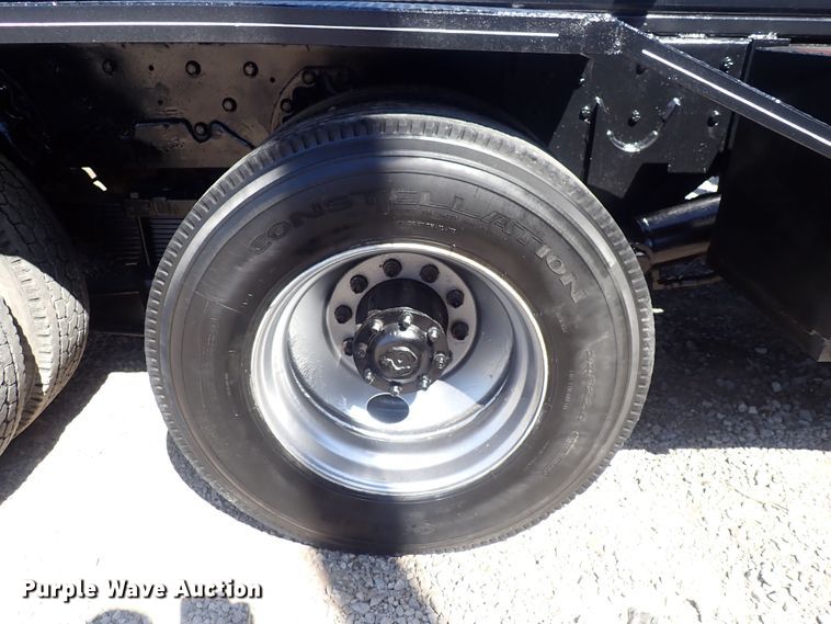 image for item DQ2942 1977 International Paystar 5000  roll-off container truck