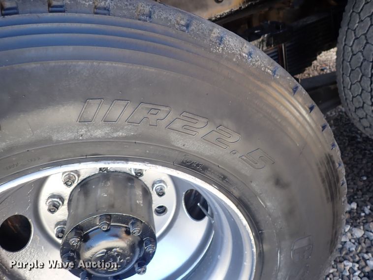 image for item DQ2942 1977 International Paystar 5000  roll-off container truck