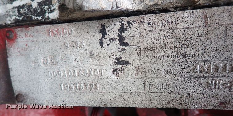 image for item DQ2942 1977 International Paystar 5000  roll-off container truck