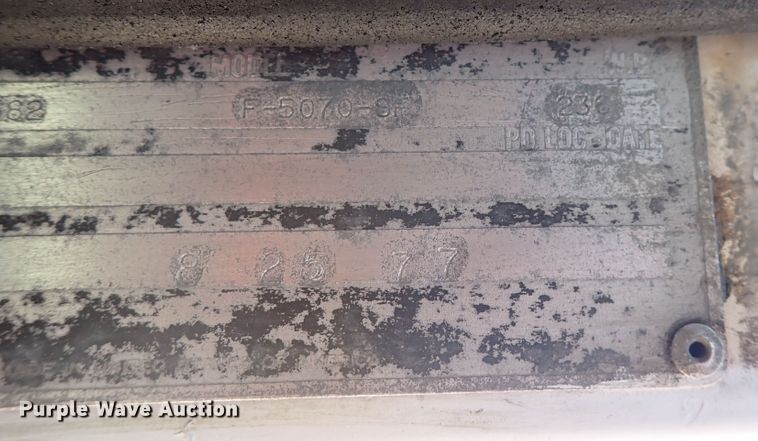 image for item DQ2942 1977 International Paystar 5000  roll-off container truck