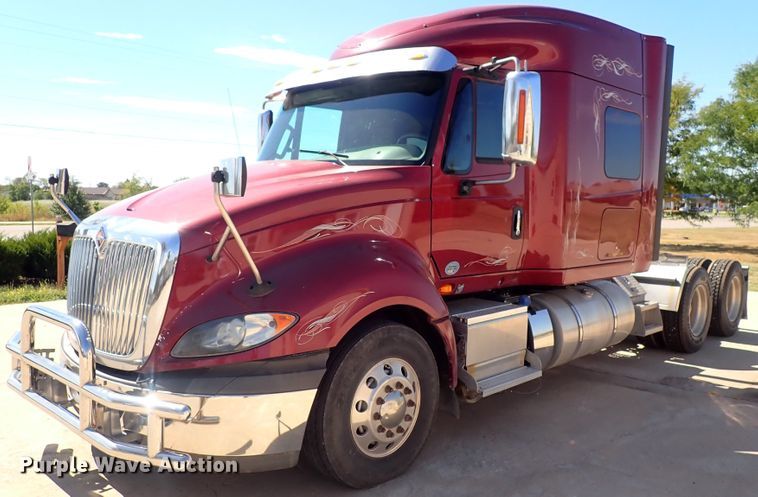 image for item DQ2947 2015 International ProStar  semi truck