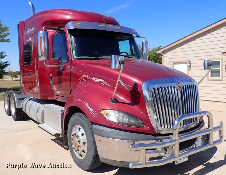 image for item DQ2947 2015 International ProStar  semi truck