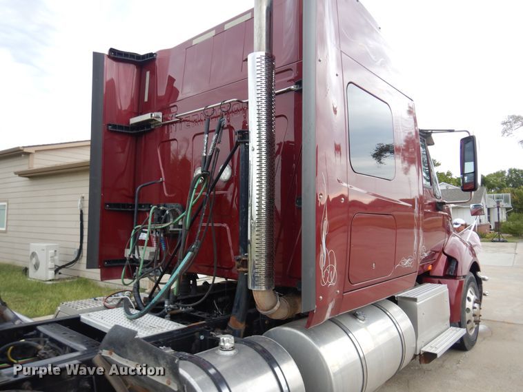 image for item DQ2947 2015 International ProStar  semi truck