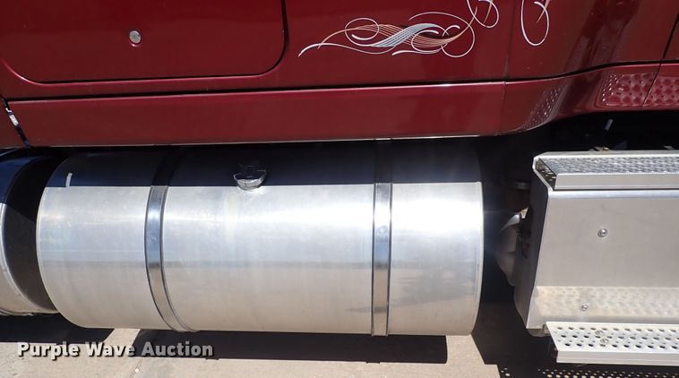 image for item DQ2947 2015 International ProStar  semi truck