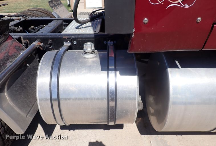 image for item DQ2947 2015 International ProStar  semi truck