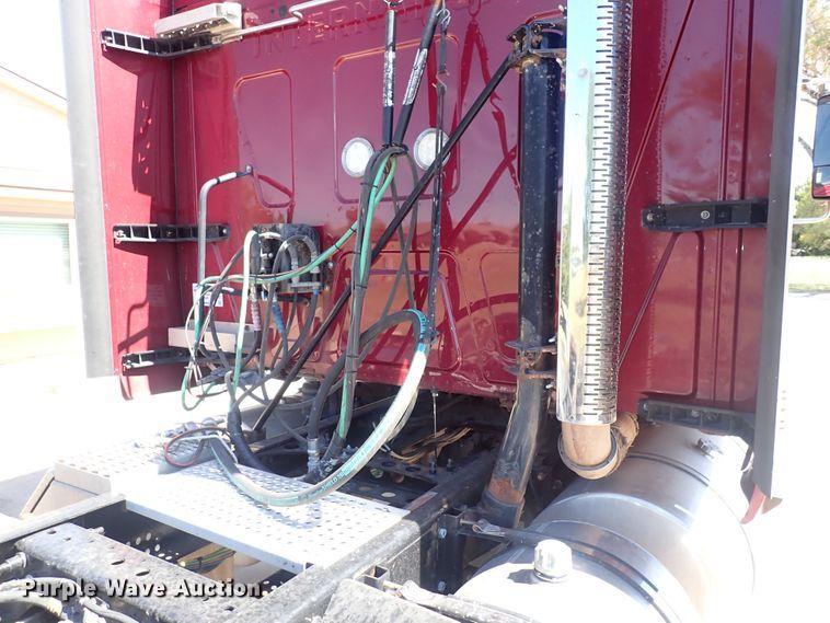 image for item DQ2947 2015 International ProStar  semi truck