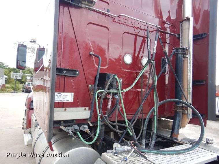 image for item DQ2947 2015 International ProStar  semi truck