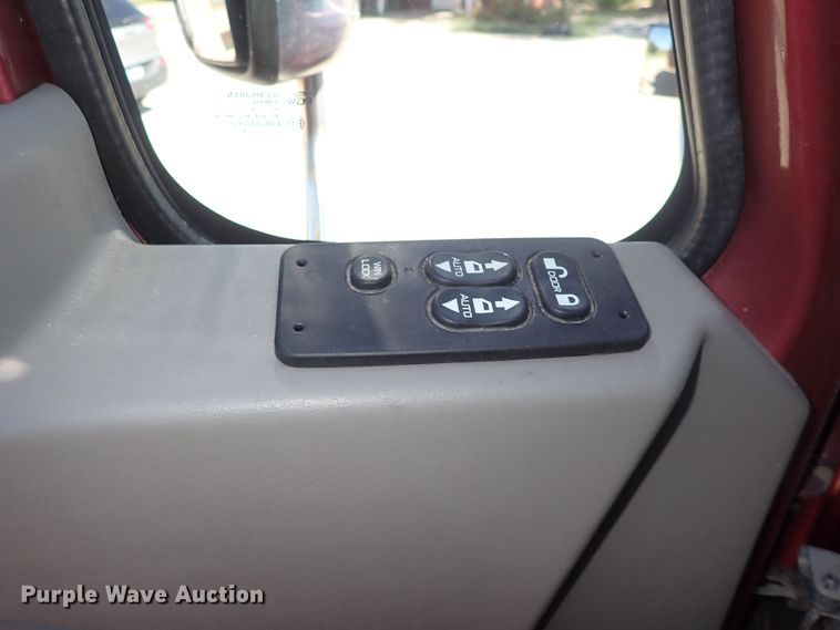 image for item DQ2947 2015 International ProStar  semi truck