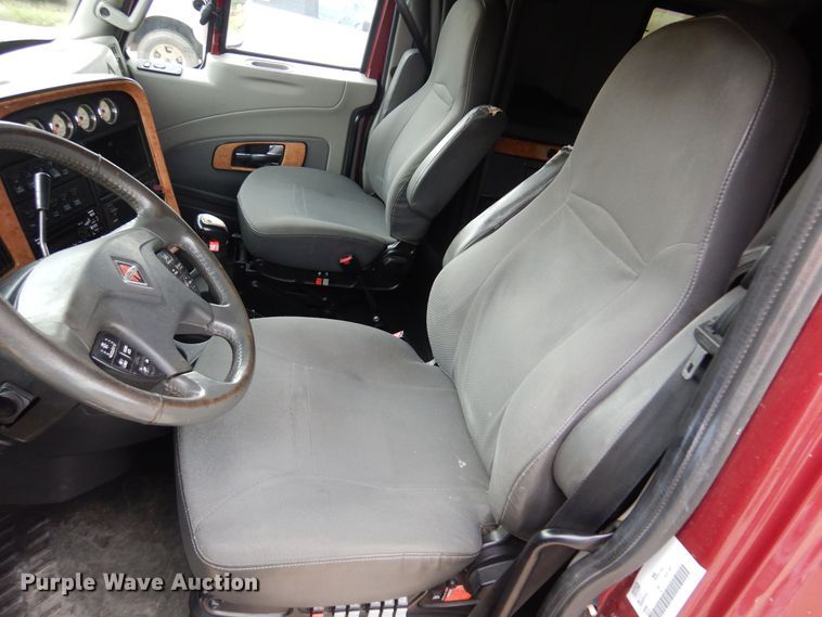 image for item DQ2947 2015 International ProStar  semi truck