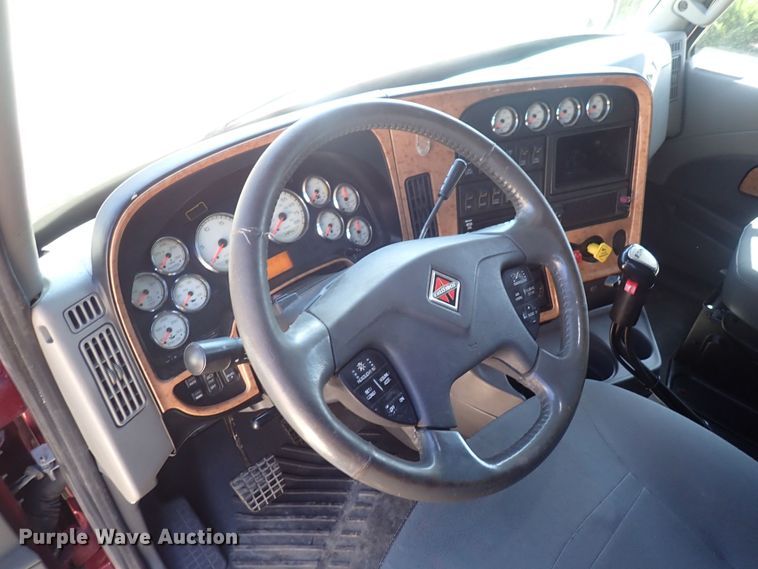 image for item DQ2947 2015 International ProStar  semi truck